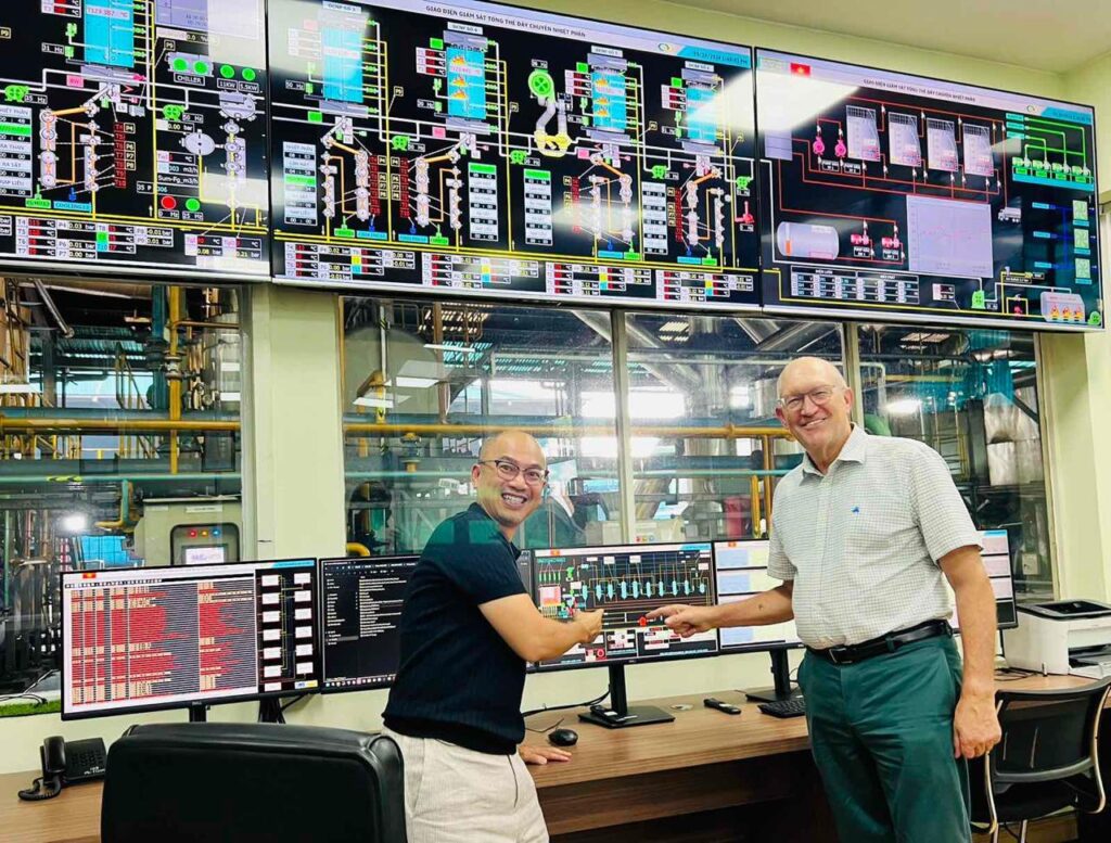 Mr. Bradley Charles Lalonde (Chairman of the Board, Vietnam Partners LLC) during his visit and work session at the DVA Factory in Ba Ria – Vung Tau, Ho Chi Minh City.